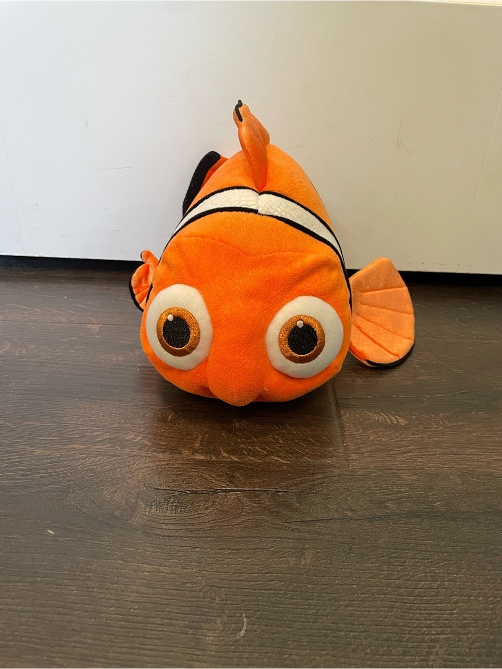 Disney Store Finding Nemo 14" Large Clown Fish Plush Soft Toy Genuine